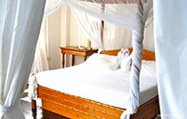 four poster bamboo bed2