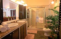 villa en suite master bathroom2